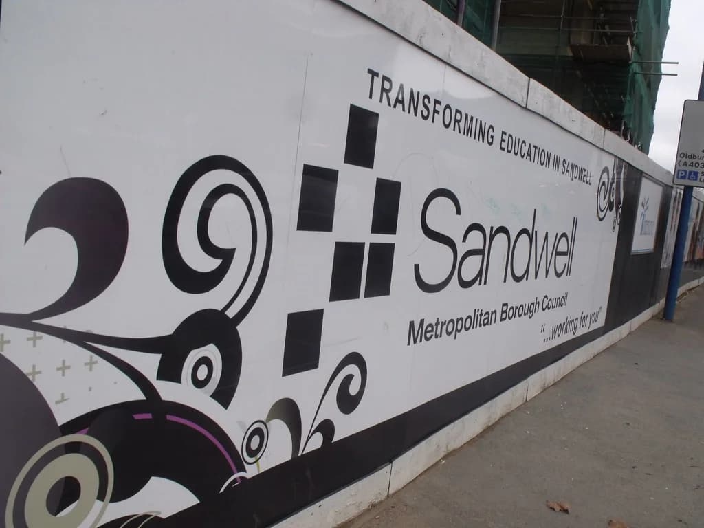 Placa de Identificação de Obra