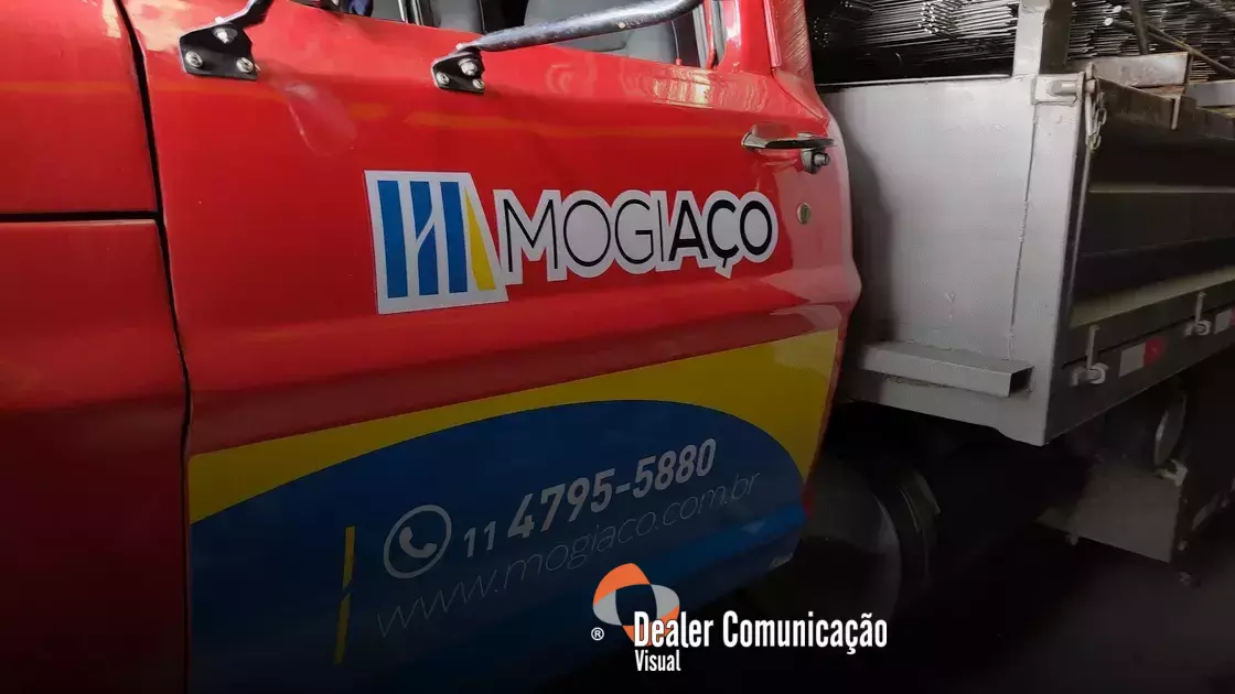 Envelopamento automotivo em veículo no centro de Guarulhos/SP